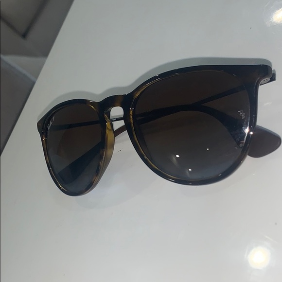 Ray Ban Sunglasses - Picture 4 of 7